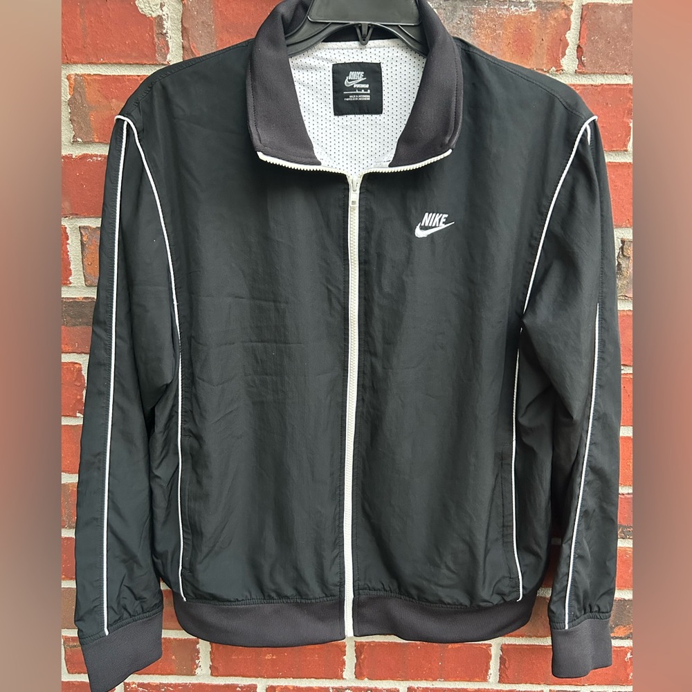 Nike Men’s Large Full Zip Long Sleeve Athletic Jacket. Black & White Large - Picture 8 of 8